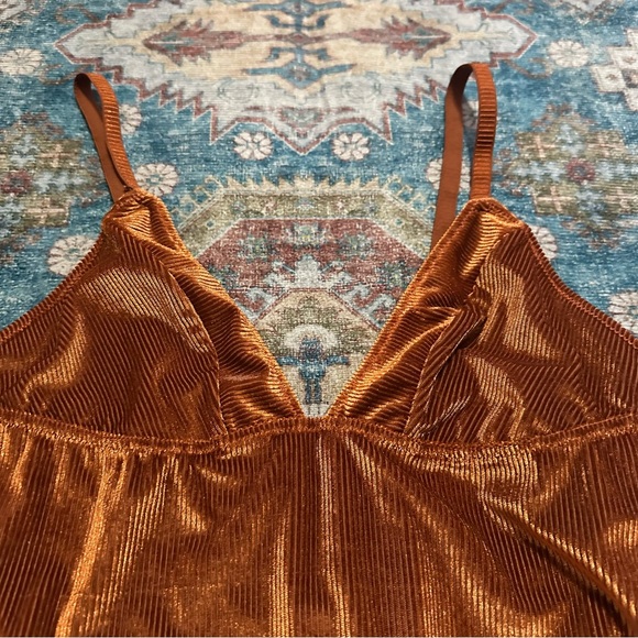 NWT Urban Outfitters• Shayla Deep V Plunging
Bodysuit - Orange Size Medium - Picture 7 of 11